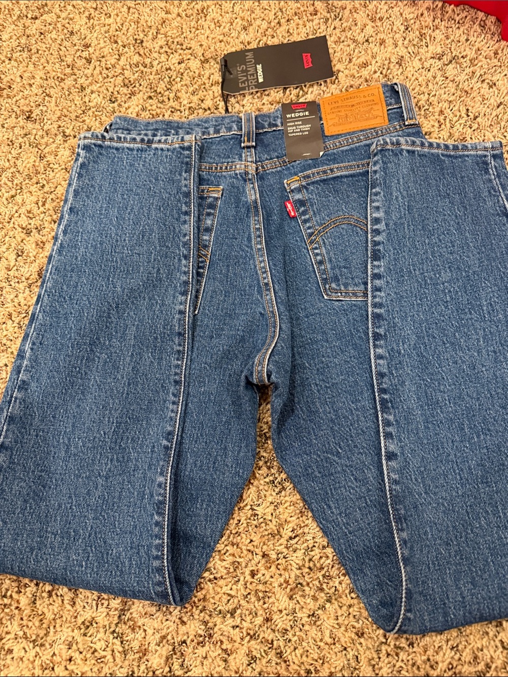 Levi's Relaxed Fit Jeans in Medium Blue Denim